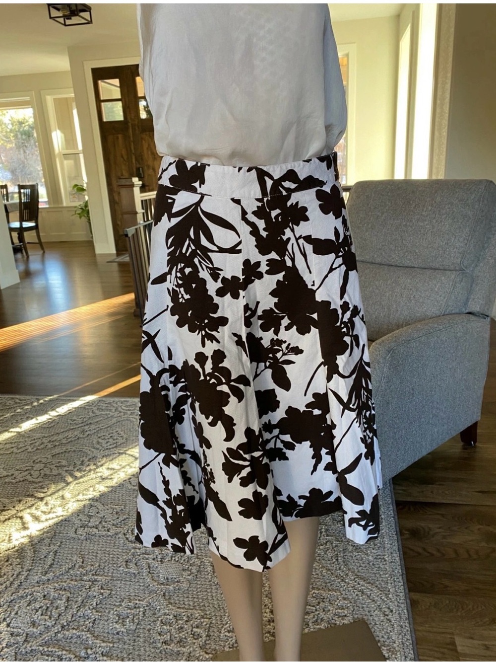 H&M White Skirt with Brown Floral Print - A-Line Skater Size 6-004